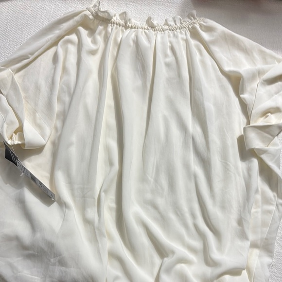 Elegant White Blouse - Picture 8 of 9